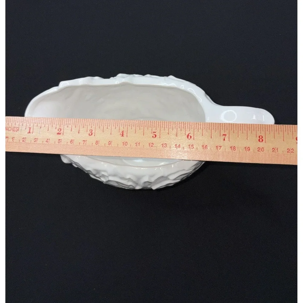 SHI Japan Gravy Boat White Embossed Maple Leaves Large‎ Ceramic China 4.5x8